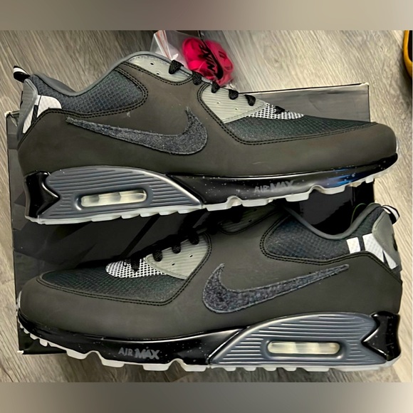 undefeated nike air max 90 anthracite